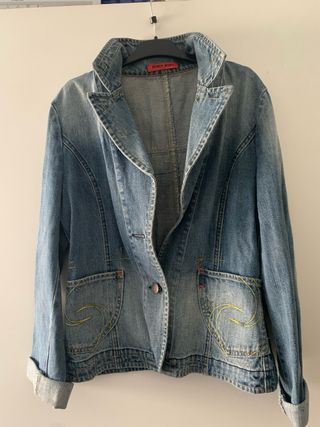 Chaquetilla vaquera BUNUS MODA  4️⃣€
sin devolucion