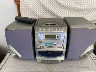 Equipo de musica con altavoces