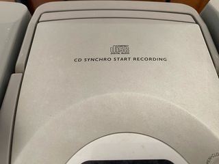 Equipo de musica con altavoces