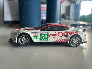 Aston martin dbr9 52