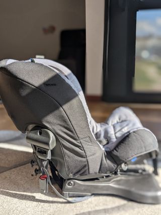 Silla coche AXKID REKID. Y adaptador. Grupo 1-2