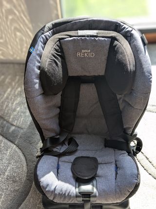 Silla coche AXKID REKID. Y adaptador. Grupo 1-2