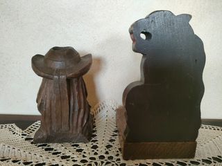 Oggetti vintage in legno intagliato