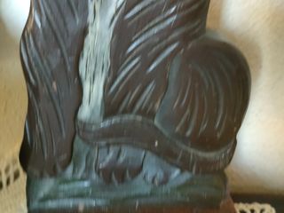 Oggetti vintage in legno intagliato