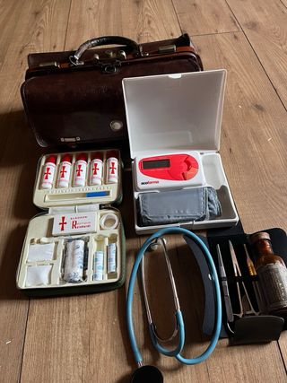 Maletin medico antiguo de piel