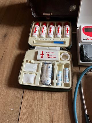 Maletin medico antiguo de piel