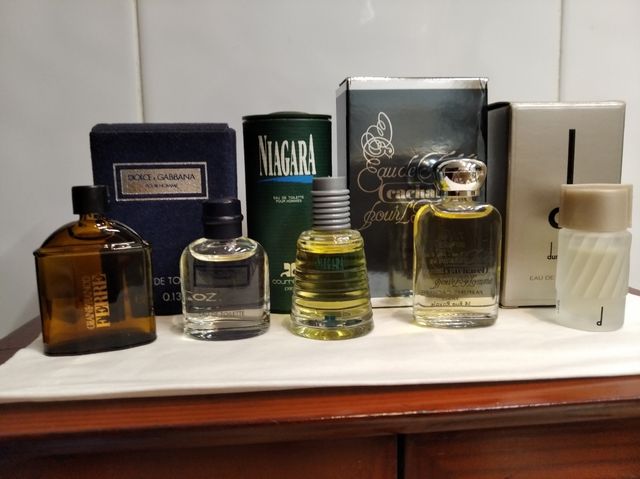 Miniaturas perfumes de hombre.