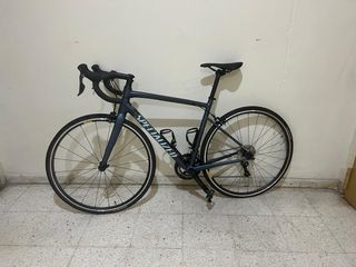 Bicicleta de carretera en perfecto estado