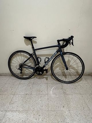 Bicicleta de carretera en perfecto estado