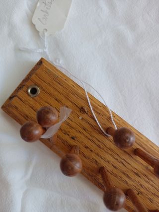 Cuelga corbatas madera