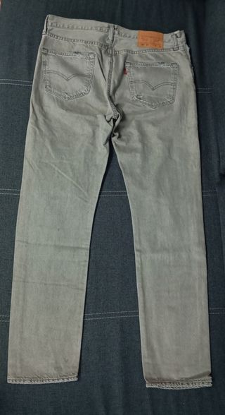 Pantalones Levis como nuevos