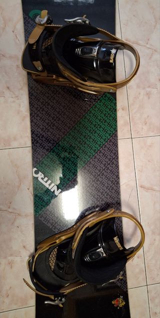 Snowboard Nitro T1 156 + fijaciones