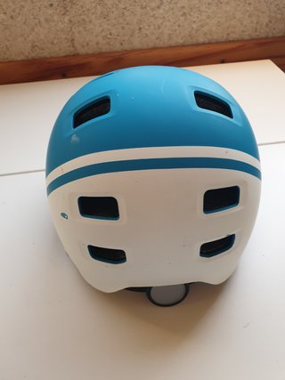 Casco y protecciones bicicleta y patine