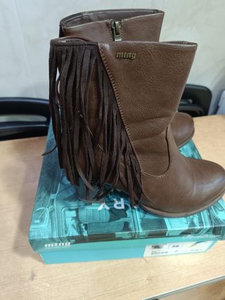 Botines marrones Mustang número 38