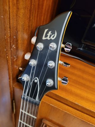 SET GUITARRA ELECTRICA LTD NEGRA