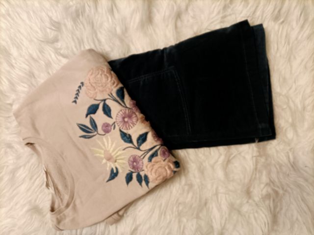 Conjunto de falda y jersey