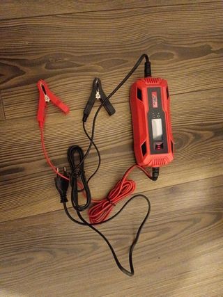 Carica batteria auto e moto