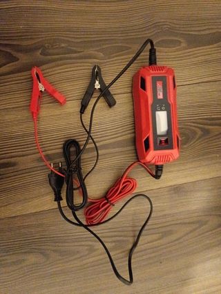 Carica batteria auto e moto