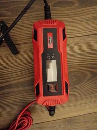 Carica batteria auto e moto