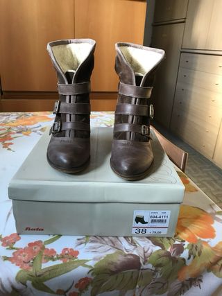 Stivaletto marrone donna con pelo numero 38