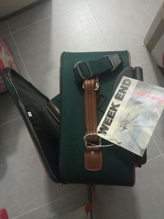 Conjunto maleta y neceser a estrenar 