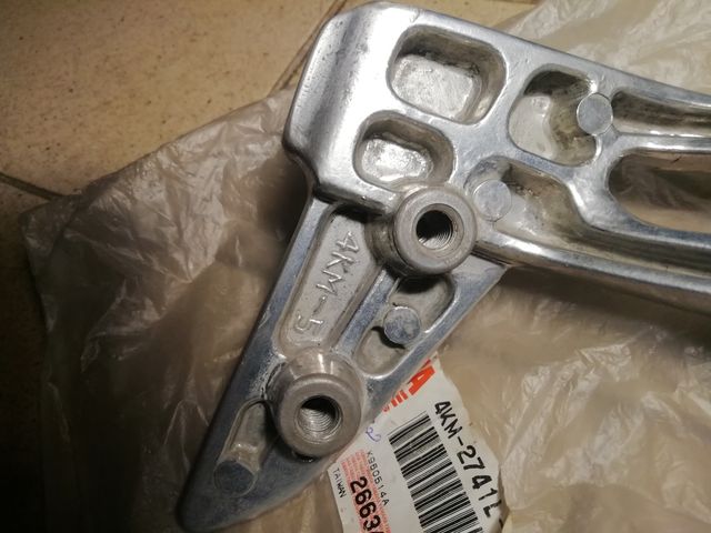 Coppia Supporto pedane yamaha 4km