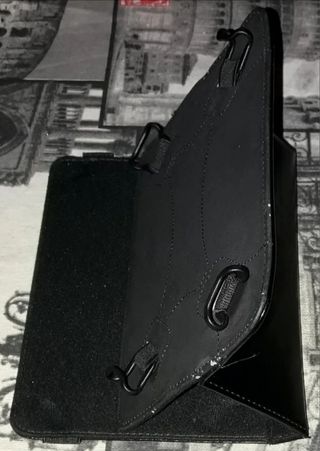 Botella de deporte NIKE y funda de tablet de 7"