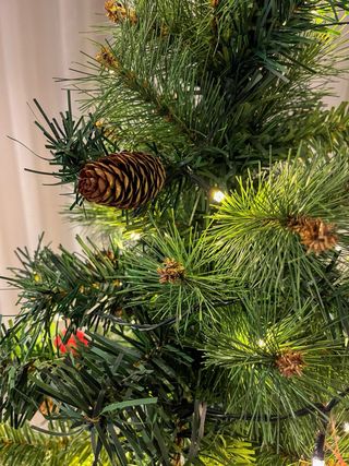 Arvore de natal 180cm com pinhas