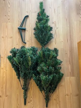 Arvore de natal 180cm com pinhas
