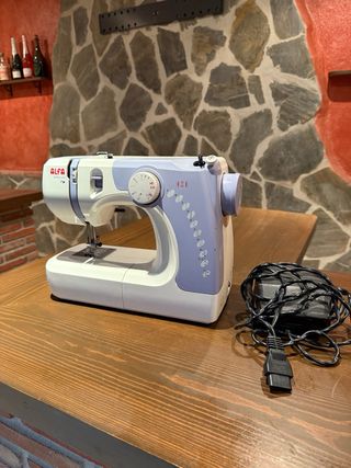 Maquina de coser Alfa