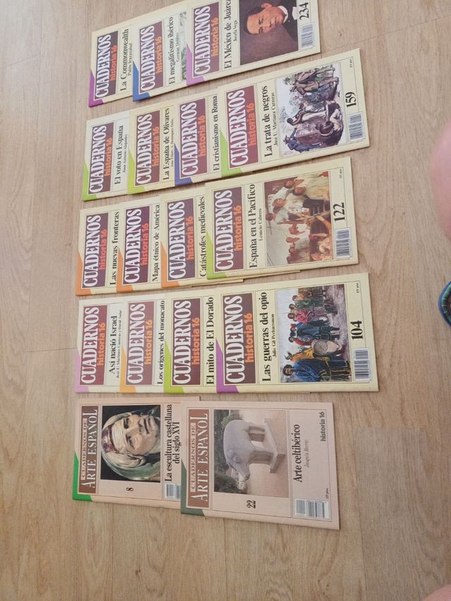 Lote de cuadernos historia 16 17 cadernillos