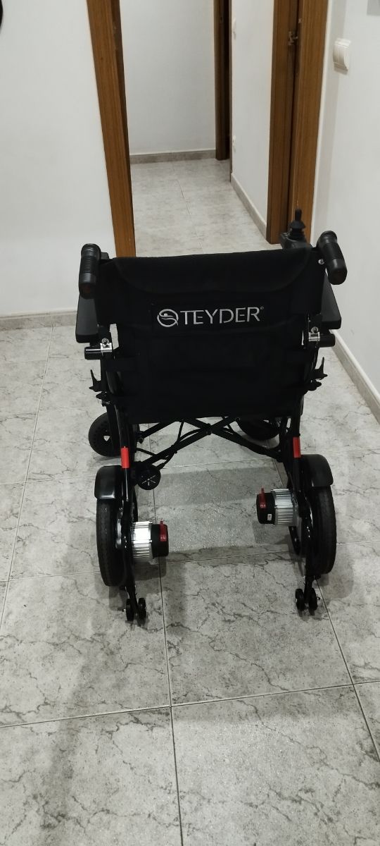 Silla de ruedas eléctica ultraligera ILCA