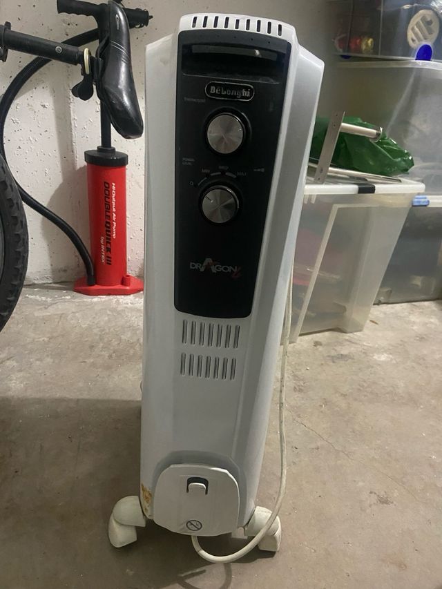 Radiador marca Delonghi