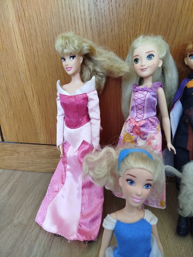 Bonecas oficiais Disney