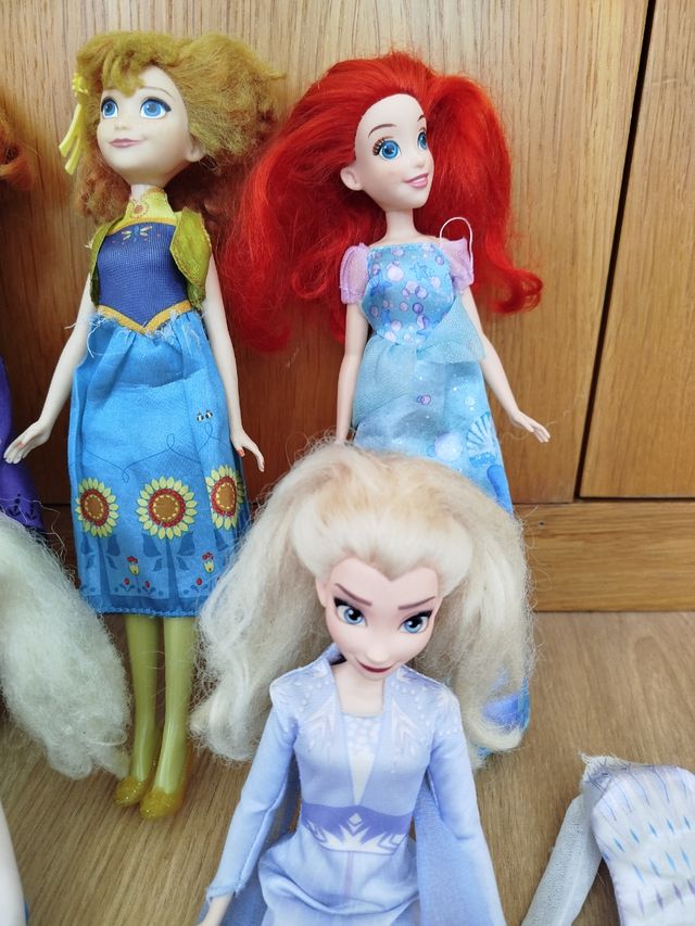 Bonecas oficiais Disney