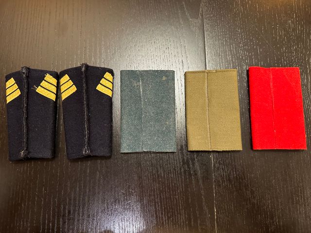 9 bracciali militari