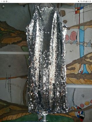 Vestido con etiqueta 