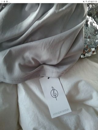 Vestido con etiqueta 