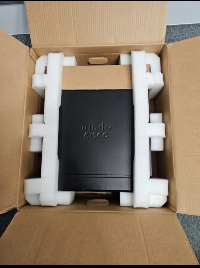 ROUTER Cisco 2921/K9 con VoIp