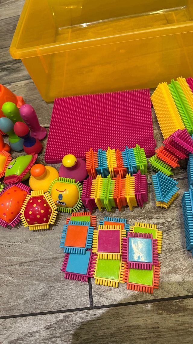 B.toys construcciones