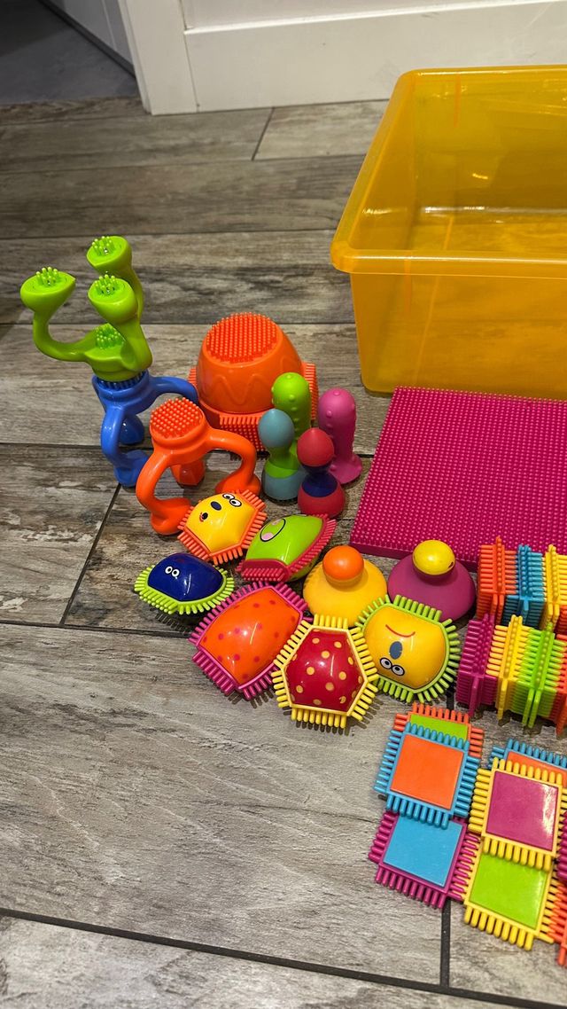 B.toys construcciones