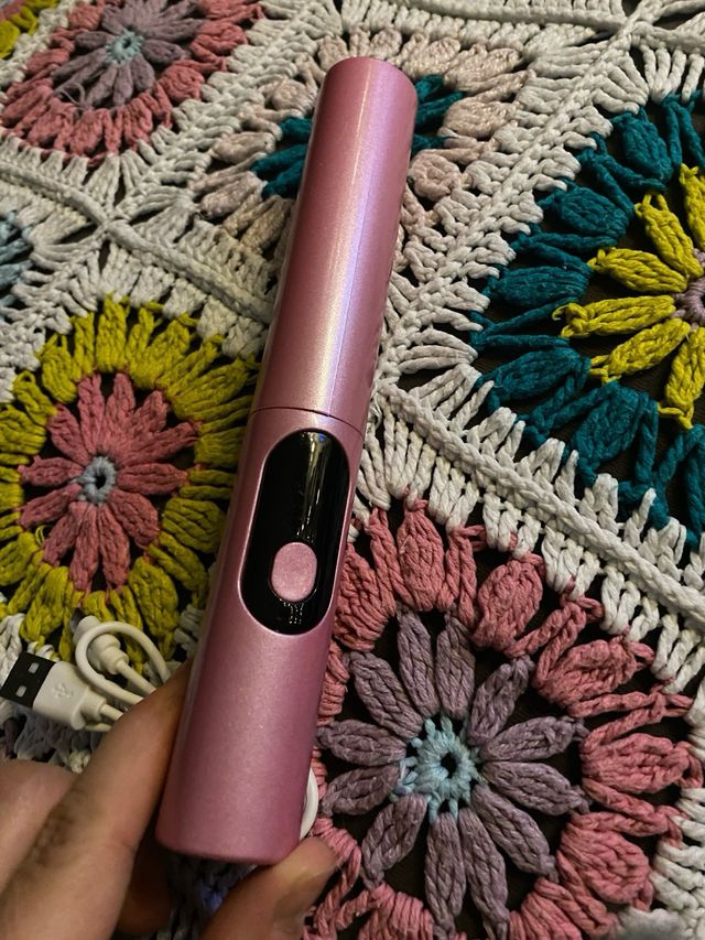 Plancha de pelo y peine alisador