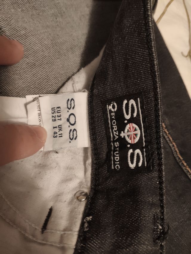 Pantalón vaquero de color gris marca SOS By Orza