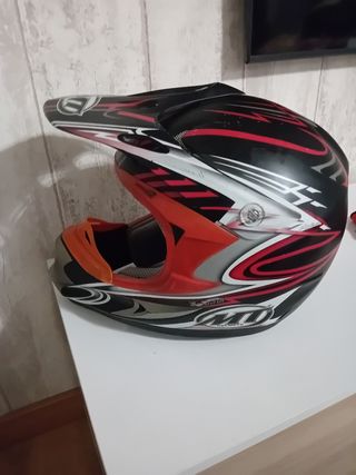 Casco de moto MT Helmets, guantes i gafa