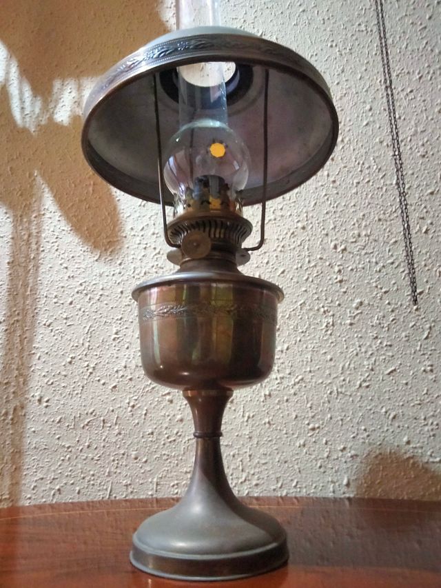 ANTICA LAMPADA QUINQUE BANCHIERE IN BRONZO E CRISTALLO