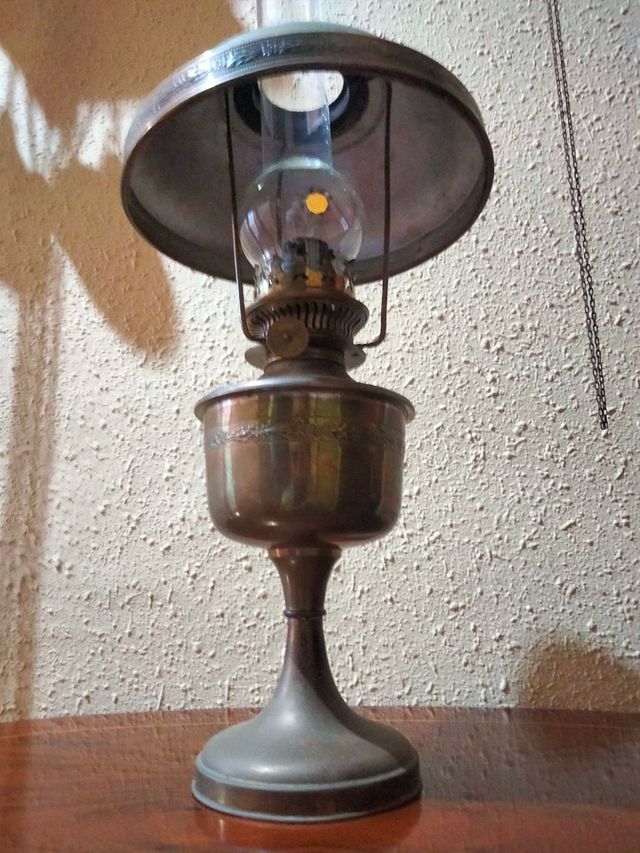 ANTICA LAMPADA QUINQUE BANCHIERE IN BRONZO E CRISTALLO