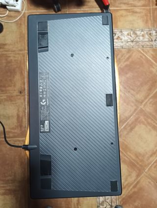 Teclado Logitech G213