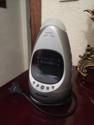 Reloj despertador con Radio