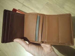 Cartera billetera marrón de piel
