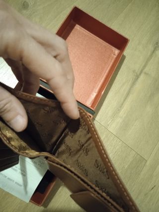 Cartera billetera marrón de piel